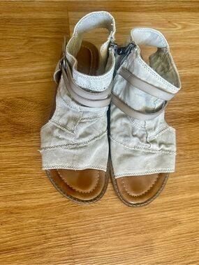 Blowfish grey Canvas Open-Toe Sandals